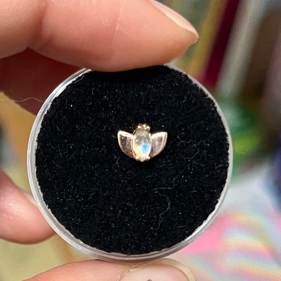 *SOLD* Alchemy Adornment Rose Gold Lotus Threadless End - Picture 12 of 15